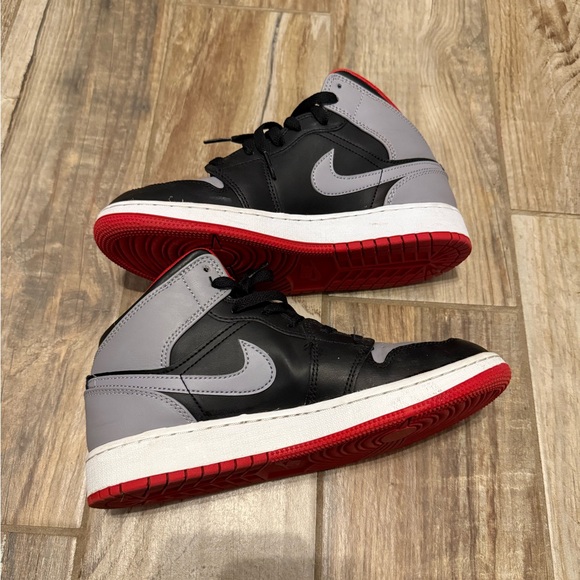 Nike Jordan 1 Mid Bred Shadow - Picture 6 of 8